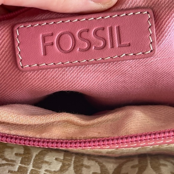 Fossil signature print pink leather trim shoulder bag - Picture 11 of 16
